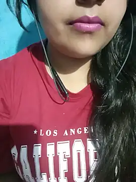 Snapshot of Love-Veronica chatting on May 2026 06:59:01 PM Love-Veronica online show from May 2026 06:59:01 PM