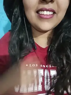 Snapshot of Love-Veronica chatting on May 2026 06:04:02 PM Love-Veronica online show from May 2026 06:04:02 PM