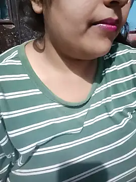 Snapshot of Love-Veronica chatting on June 2026 06:13:02 PM Love-Veronica online show from June 2026 06:13:02 PM