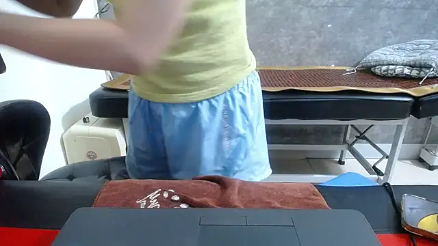 HotQueen online show from October 2025 04:04:01 PM