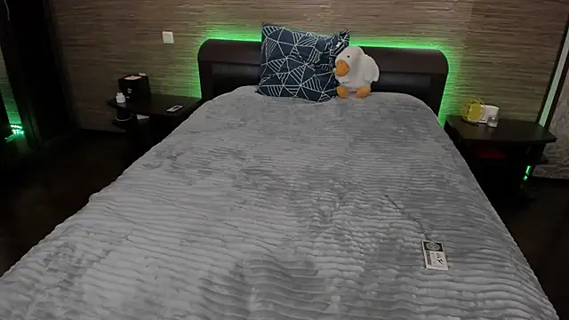 Snapshot of Lust_One_ chatting on December 2024 07:43:01 PM Lust One online show from December 2024 07:43:01 PM