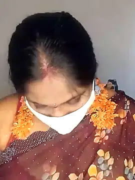 Snapshot of Sexy_Radhikaa chatting on March 2025 09:53:01 AM Sexy Radhikaa online show from March 2025 09:53:01 AM