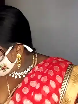 Snapshot of Sexy_Radhikaa chatting on March 2025 04:15:02 AM Sexy Radhikaa online show from March 2025 04:15:02 AM