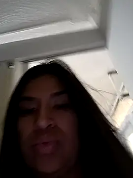 Snapshot of HeleNe22 chatting on December 2024 05:06:02 PM HeleNe22 online show from December 2024 05:06:02 PM