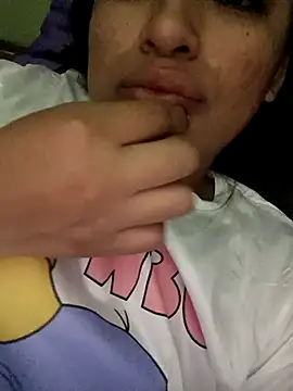 Snapshot of HeleNe22 chatting on February 2026 03:40:02 AM HeleNe22 online show from February 2026 03:40:02 AM