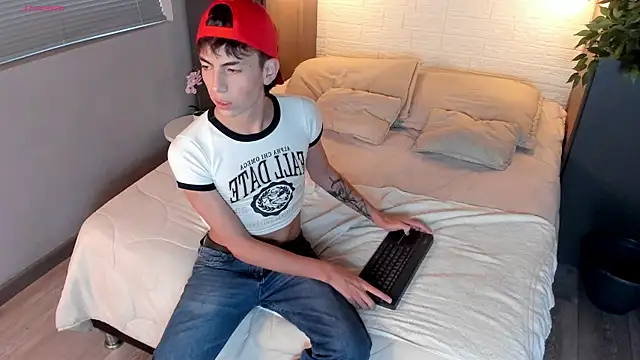 Snapshot of MattiDeLuca chatting on December 2024 11:56:02 AM MattiDeLuca online show from December 2024 11:56:02 AM