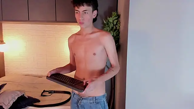 Snapshot of MattiDeLuca chatting on December 2024 05:51:01 PM MattiDeLuca online show from December 2024 05:51:01 PM