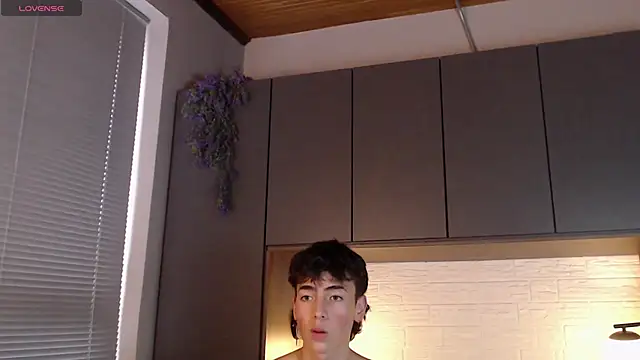 Snapshot of MattiDeLuca chatting on December 2024 06:01:02 PM MattiDeLuca online show from December 2024 06:01:02 PM