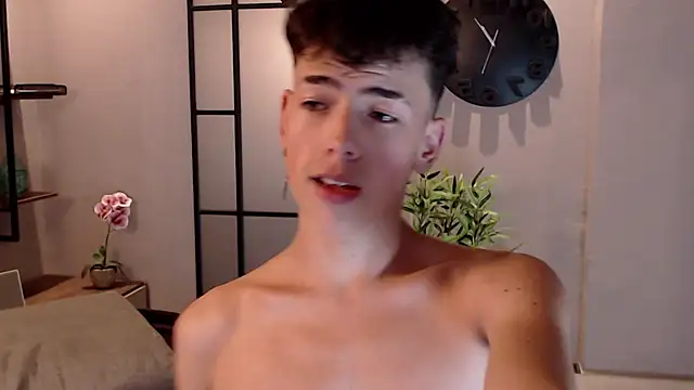 Snapshot of MattiDeLuca chatting on January 2025 06:09:02 PM MattiDeLuca online show from January 2025 06:09:02 PM