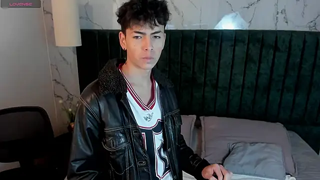 Snapshot of MattiDeLuca chatting on January 2025 11:56:02 AM MattiDeLuca online show from January 2025 11:56:02 AM