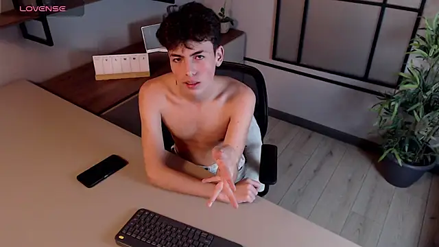 Snapshot of MattiDeLuca chatting on February 2025 02:24:01 PM MattiDeLuca online show from February 2025 02:24:01 PM