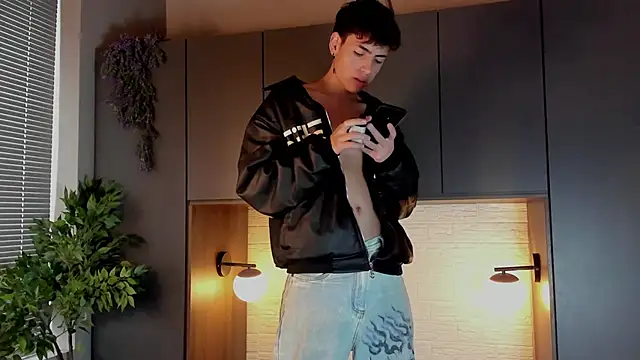 Snapshot of MattiDeLuca chatting on March 2025 02:23:01 PM MattiDeLuca online show from March 2025 02:23:01 PM