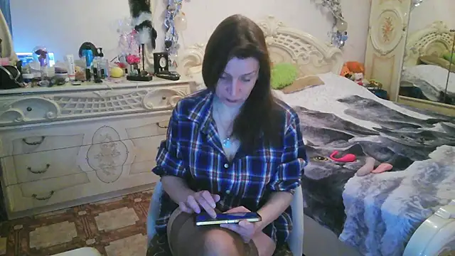 Debra Phoenix online show from April 2026 10:26:01 PM