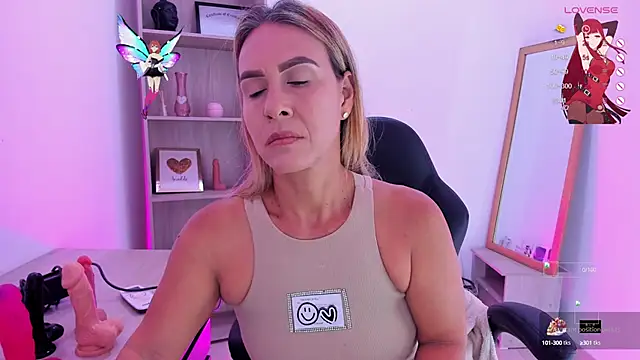 Evangeline johns online show from September 2025 07:47:01 PM