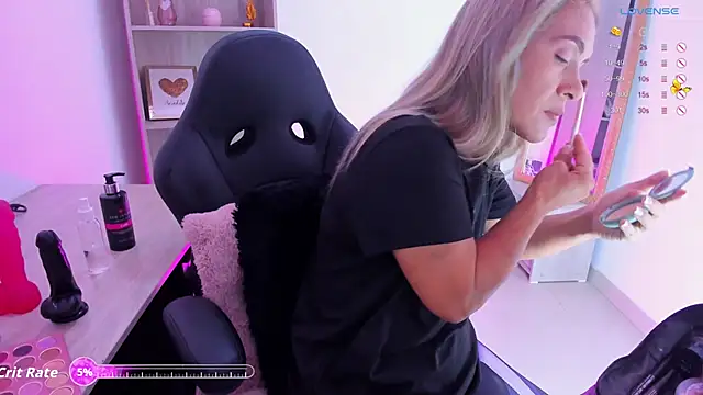 Evangeline johns online show from October 2025 07:31:01 PM