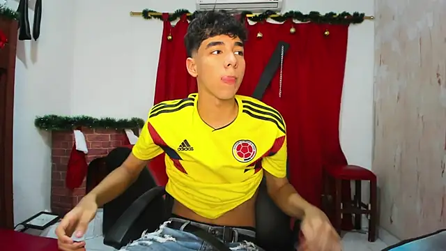 Snapshot of Harry_LatinBoy chatting on December 2024 07:57:01 PM Harry LatinBoy online show from December 2024 07:57:01 PM