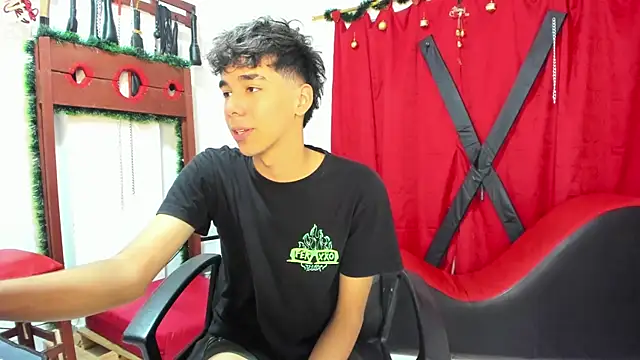 Snapshot of Harry_LatinBoy chatting on December 2024 10:58:02 PM Harry LatinBoy online show from December 2024 10:58:02 PM