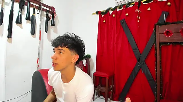 Snapshot of Harry_LatinBoy chatting on December 2024 01:36:02 AM Harry LatinBoy online show from December 2024 01:36:02 AM