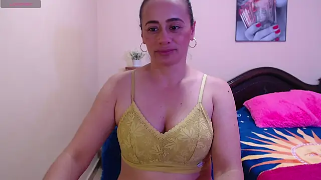 sara florez1 online show from October 2025 12:38:02 PM