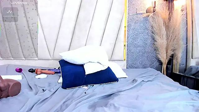 Snapshot of Madison-Diaz chatting on February 2025 05:17:02 PM Madison-Diaz online show from February 2025 05:17:02 PM