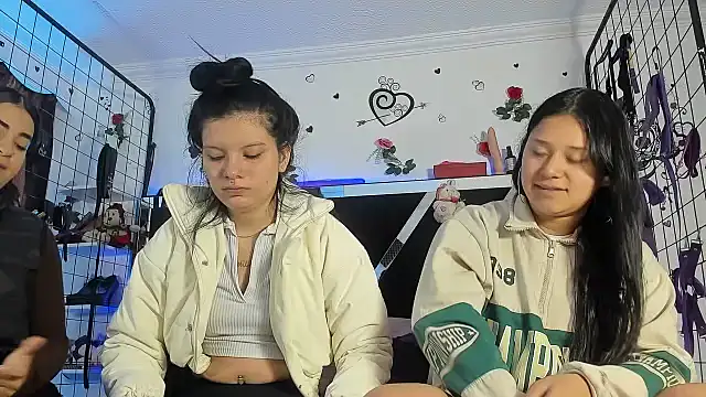 abby eemily online show from November 2025 12:15:02 PM