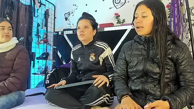 abby eemily online show from December 2025 12:14:01 PM