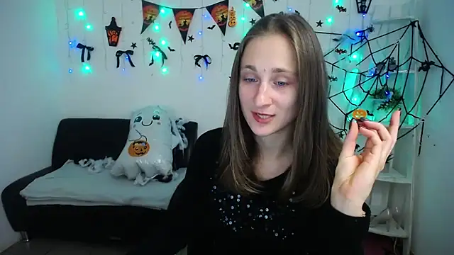 MichelLeee online show from October 2025 11:20:02 AM