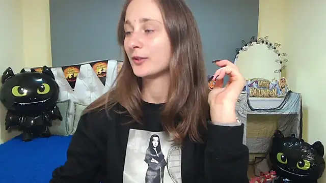 MichelLeee online show from October 2025 12:09:01 PM