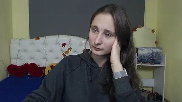 MichelLeee online show from November 2025 12:19:02 PM