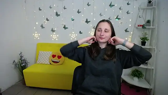 MichelLeee online show from March 2026 12:09:01 PM