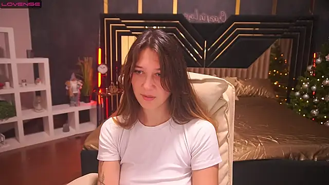 Snapshot of DreamyLinaa chatting on December 2024 10:32:02 AM DreamyLinaa online show from December 2024 10:32:02 AM