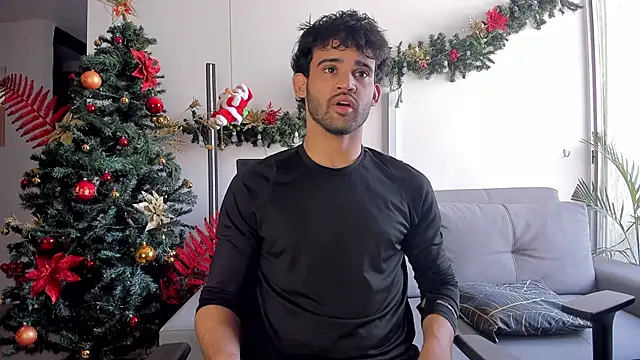 andrewChris  online show from December 2024 06:57:02 PM