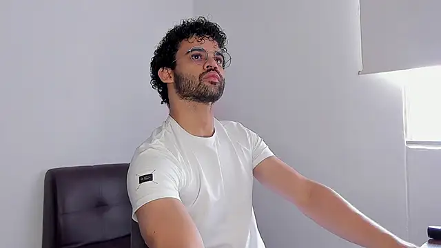 andrewChris  online show from September 2025 04:07:02 PM