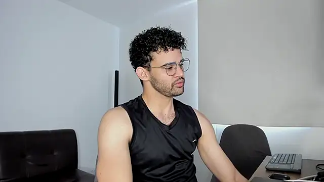 andrewChris  online show from October 2025 03:30:02 PM