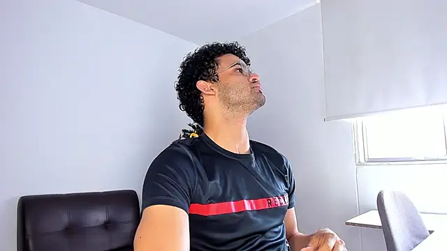 andrewChris  online show from November 2025 03:14:02 PM