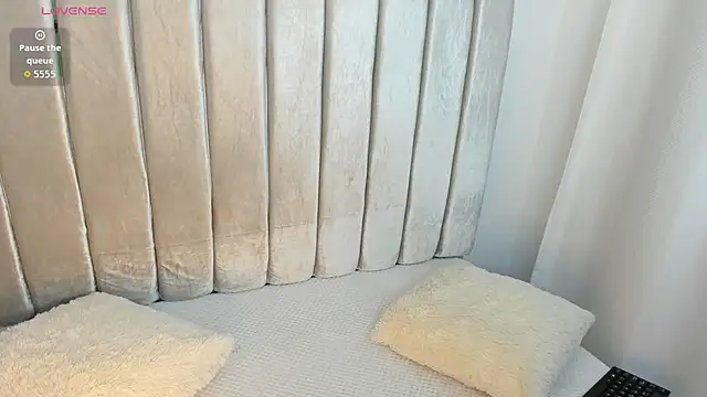 Snapshot of aurora_johnson_ chatting on February 2026 04:17:02 AM aurora johnson online show from February 2026 04:17:02 AM