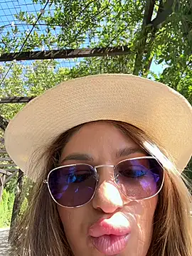 Snapshot of KiraRosse chatting on September 2025 09:52:01 AM KiraRosse online show from September 2025 09:52:01 AM