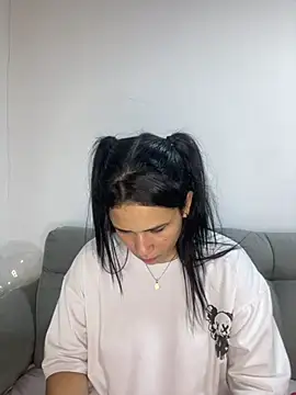 Snapshot of Leyna_Kenet chatting on December 2024 05:14:02 AM Leyna Kenet online show from December 2024 05:14:02 AM