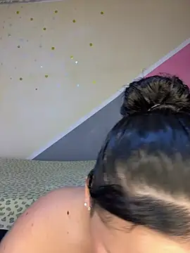 Snapshot of Leyna_Kenet chatting on July 2026 07:50:01 PM Leyna Kenet online show from July 2026 07:50:01 PM
