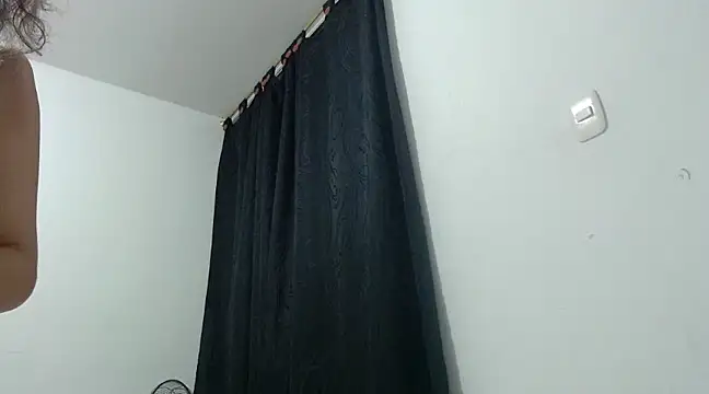 Snapshot of nicolle_milf1978 chatting on February 2025 12:20:01 AM nicolle milf1978 online show from February 2025 12:20:01 AM