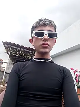 Snapshot of Noah_Xitruxx chatting on October 2025 03:32:01 PM Noah Xitruxx online show from October 2025 03:32:01 PM