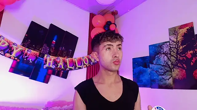 Snapshot of Noah_Xitruxx chatting on October 2025 02:22:02 AM Noah Xitruxx online show from October 2025 02:22:02 AM