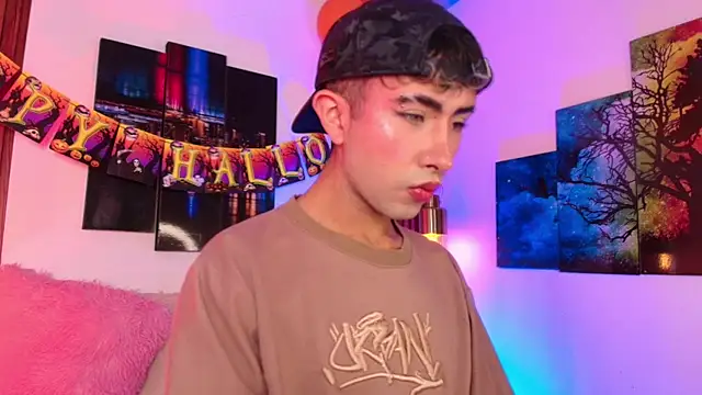 Snapshot of Noah_Xitruxx chatting on October 2025 03:18:02 AM Noah Xitruxx online show from October 2025 03:18:02 AM