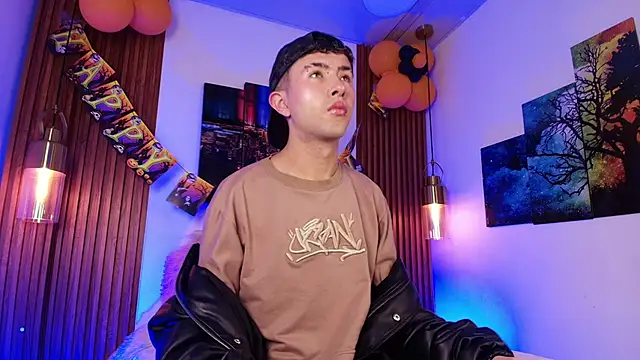 Snapshot of Noah_Xitruxx chatting on October 2025 02:48:01 AM Noah Xitruxx online show from October 2025 02:48:01 AM