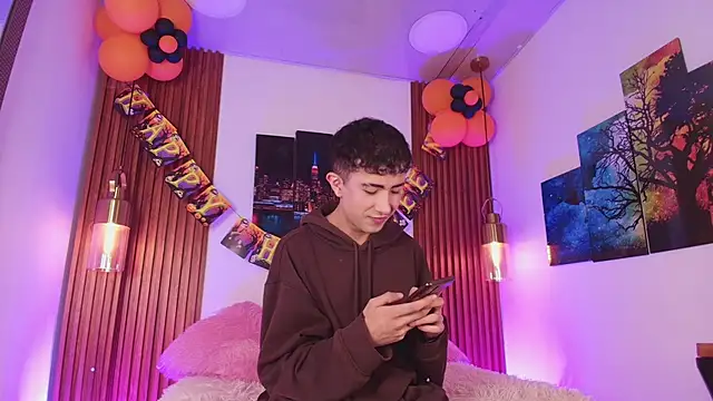 Snapshot of Noah_Xitruxx chatting on November 2025 03:16:02 AM Noah Xitruxx online show from November 2025 03:16:02 AM