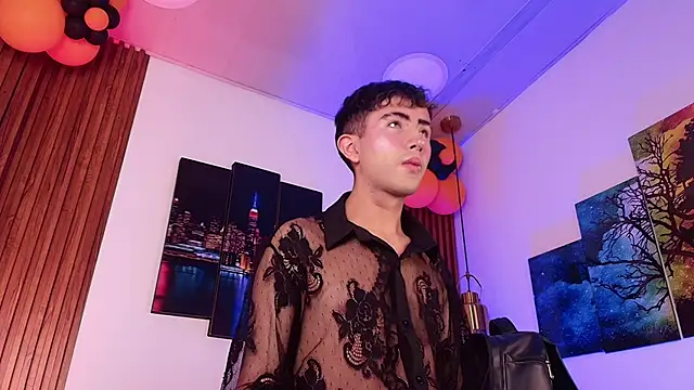 Snapshot of Noah_Xitruxx chatting on November 2025 03:18:02 AM Noah Xitruxx online show from November 2025 03:18:02 AM