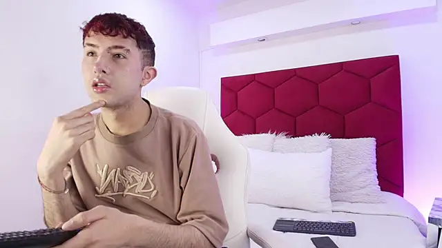 Snapshot of Noah_Xitruxx chatting on November 2025 12:49:01 PM Noah Xitruxx online show from November 2025 12:49:01 PM