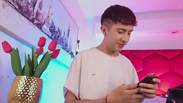 Snapshot of Noah_Xitruxx chatting on December 2025 12:58:01 PM Noah Xitruxx online show from December 2025 12:58:01 PM