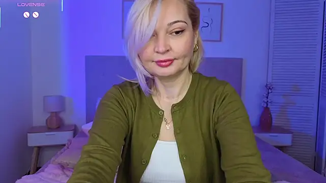 Snapshot of Milena_candyy chatting on February 2026 12:37:02 AM Milena candyy online show from February 2026 12:37:02 AM