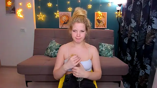 Xloe Queen online show from February 2025 02:34:02 PM